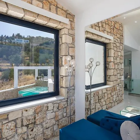 Dion - Pool & Jacuzzi - Sleeps 4 - Zakynthos Villa *