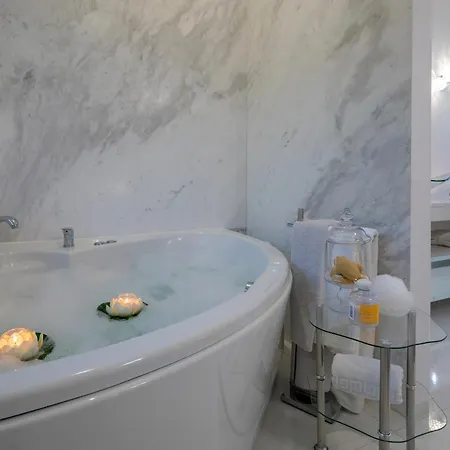 Dion - Pool & Jacuzzi - Sleeps 4 - Villa