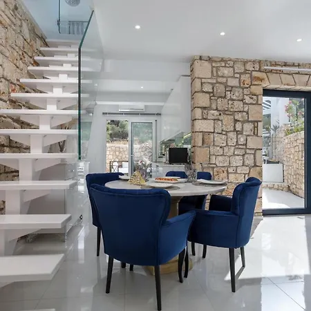 Dion - Pool & Jacuzzi - Sleeps 4 - Zakynthos