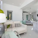 Dion - Pool & Jacuzzi - Sleeps 4 - Villa