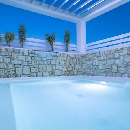 Dion - Pool & Jacuzzi - Sleeps 4 - *