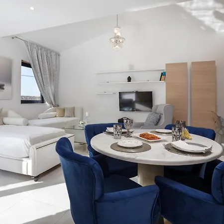 Dion - Pool & Jacuzzi - Sleeps 4 - Villa *