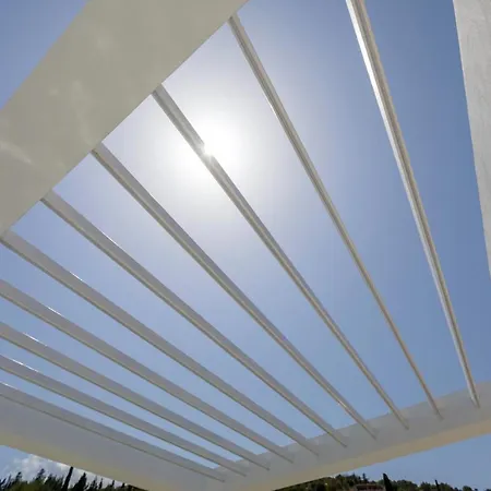 Dion - Pool & Jacuzzi - Sleeps 4 - Zakynthos