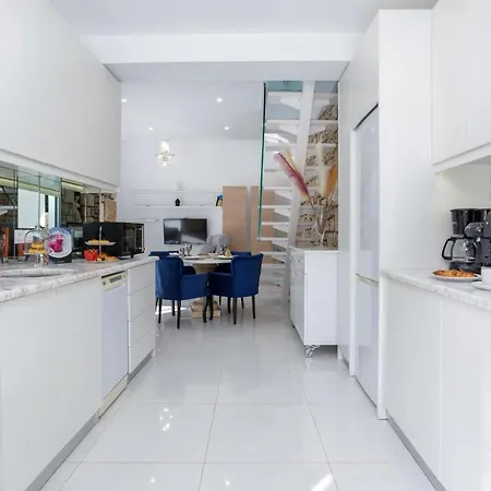 Dion - Pool & Jacuzzi - Sleeps 4 - Zakynthos